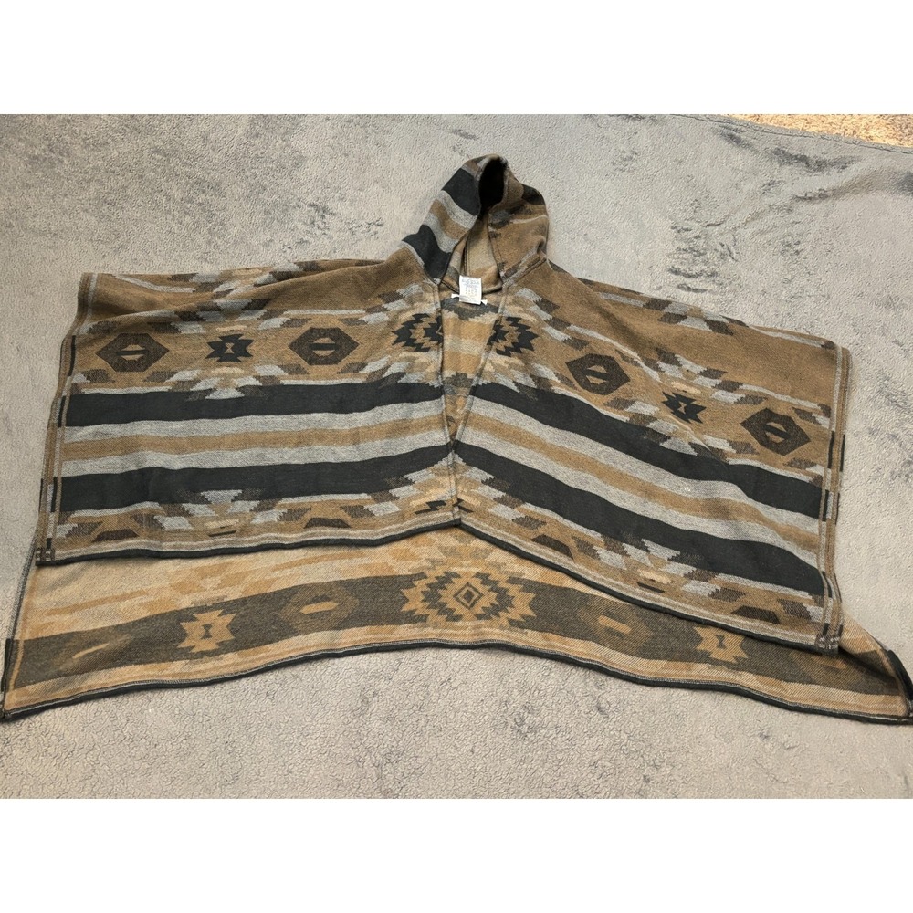 BCBG Generation One Size Open Front Hooded Wrap Poncho Shawl Aztec Print